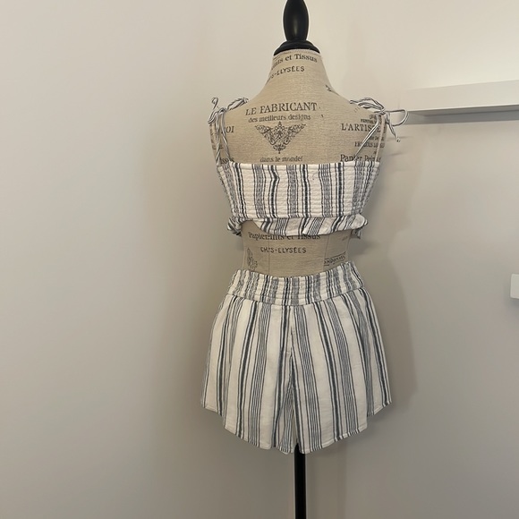 Abercrombie and Fitch Coord set. Size small. - Picture 2 of 2